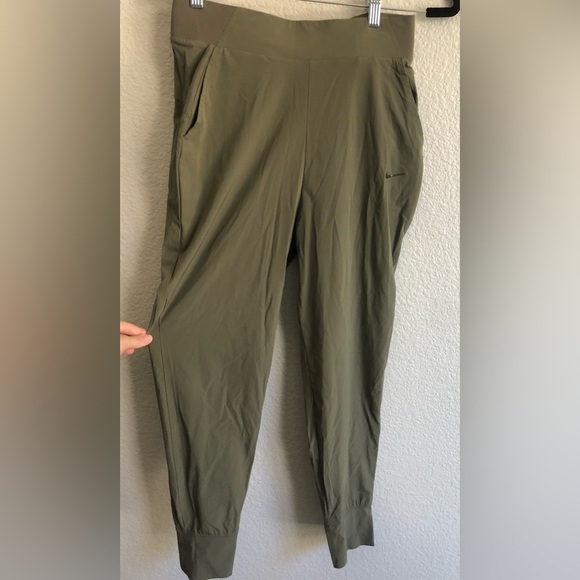 Nike Dri fit Bliss Luxe Training Pants CU4611-222 Women’s Size M Medium Green - Picture 5 of 12